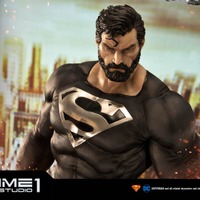 「ミュージアムマスターライン スーパーマン（コミック） スーパーマン　ブラックVer 」110,900円（税別）SUPERMAN and all related characters and elements （C） & TM DC Comics. （s19）