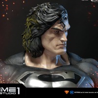 「ミュージアムマスターライン スーパーマン（コミック） スーパーマン　ブラックVer 」110,900円（税別）SUPERMAN and all related characters and elements （C） & TM DC Comics. （s19）