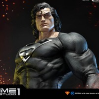 「ミュージアムマスターライン スーパーマン（コミック） スーパーマン　ブラックVer 」110,900円（税別）SUPERMAN and all related characters and elements （C） & TM DC Comics. （s19）