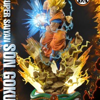 「メガプレミアムマスターライン ドラゴンボールZ 孫悟空（超サイヤ人）」通常版127,000円（税別）DX版155,000円（税別）（C）バードスタジオ／集英社・東映アニメーション（C）バードスタジオ／集英社・東映アニメーション