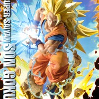 「メガプレミアムマスターライン ドラゴンボールZ 孫悟空（超サイヤ人）」通常版127,000円（税別）DX版155,000円（税別）（C）バードスタジオ／集英社・東映アニメーション（C）バードスタジオ／集英社・東映アニメーション