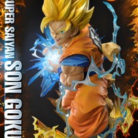 「メガプレミアムマスターライン ドラゴンボールZ 孫悟空（超サイヤ人）」通常版127,000円（税別）DX版155,000円（税別）（C）バードスタジオ／集英社・東映アニメーション（C）バードスタジオ／集英社・東映アニメーション