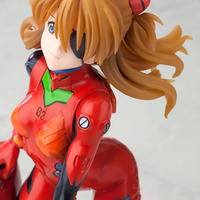 「式波・アスカ・ラングレー：Ｑ～プラグスーツver.～：RE」8,800円（税抜）（C）カラー