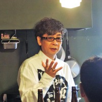 山寺宏一＆内田彩、スナックでトーク＆ライブ！ 視線送り合うデュエットに「悪いことしているみたいで…」【インタビューあり】