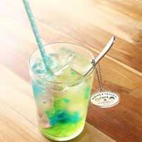 「Special drink にじのしょうたいはなあに？ の巻」980円（税抜）（C）さくらももこ（C）さくらプロダクション