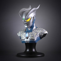 「ULTRAMAN ARCHIVES CLASSIC ARTS SUIT SIZE BUST ウルトラマンゼロ」198,000円(税抜) （C）TSUBURAYA PRODUCTIONS