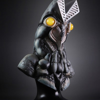 「ULTRAMAN ARCHIVES CLASSIC ARTS SUIT SIZE BUST バルタン星人」220,000円(税抜)（C）TSUBURAYA PRODUCTIONS