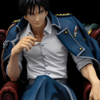 「鋼の錬金術師 FULLMETAL ALCHEMIST 1/8スケールフィギュア　ロイ・マスタング」16,500円（税込）（C） 荒川弘／鋼の錬金術師製作委員会