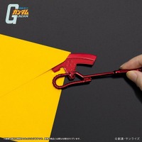 「機動戦士ガンダム　シャア専用ヒートホーク型ペーパーナイフ」3,300円（税込）(C)創通・サンライズ