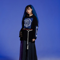 TW Oversized Knit Tops／7Dormitories Maxi Skirt／Pomefiore Image Earrings（C）Disney