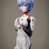 「綾波レイ 1/1スケール 等身大フィギュア」1,815,000円（税込）（C）カラー