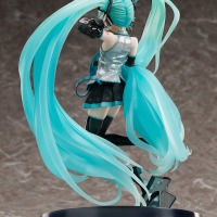 「初音ミク・クロニクル 1/7スケールフィギュア」22,000円（税込）Art by Rella（C）Crypton Future Media,INC.