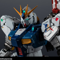 「超合金　RX-93ff νガンダム」24,000円（税別）（C）創通・サンライズ