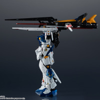 「超合金　RX-93ff νガンダム」24,000円（税別）（C）創通・サンライズ