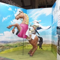 実物大アルスラーン騎馬立像が電通ブースに登場 人気作品のコスプレフォトスポットも@AnimeJapan2015 画像