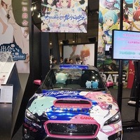 実物大テラフォーマーにスバル公式痛車も登場、立体推しのワーナーブース@AnimeJapan 2015