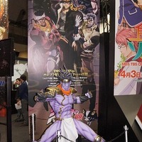 実物大テラフォーマーにスバル公式痛車も登場、立体推しのワーナーブース@AnimeJapan 2015