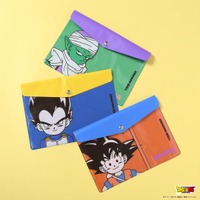 「ドラゴンボールDAIMA」小さくなった悟空やフリーザに、推しグッズを入れちゃおう♪ ポップカラーな2ポケットポーチ登場！ 画像