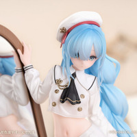 へそ出しセーラー服に、脱ぎかけタイツ！『アズレン』より「ジェーナス」1/8スケールフィギュアが予約受付開始ー専用台座の全身鏡でリアル感が凄い 画像