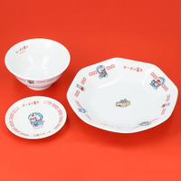 「ドラえもん」“カムカムキャットフードを食べた猫”グッズで町中華気分♪「未来デパート」に新商品登場 画像