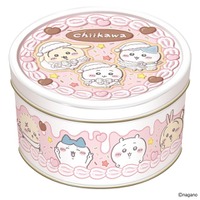 「ちいかわ」クリスマス気分を盛り上げる！個包装のデザインまで可愛い、ホールケーキのような缶とツリー形のお菓子BOXが展開 画像