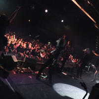 「鬼滅」から「ガンダム」まで欧州を揺るがす熱狂！MAN WITH A MISSION、圧巻のツアーで実力を証明！ 画像