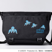 「攻殻機動隊S.A.C」タチコマがかわいい♪ 笑い男マークも裏に潜む…！ 特別デザインの「Manhattan Portage」コラボバッグ3種登場