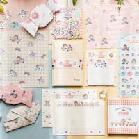 「サンリオキャラクターズ」不二家“ペコちゃん”とコラボ！まねっこした表情がキュートな文具シリーズ登場 画像