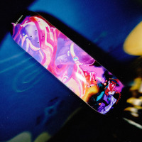 買わないなんてやれやれだぜ…「ジョジョ」第3部の世界観をデザインした限定スケートボード発売 画像