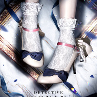 「名探偵コナン」コナン“蝶ネクタイ型変声機”や、怪盗キッドのモノクル・マントを表現♪ 「MAYLA」パンプスが登場 画像