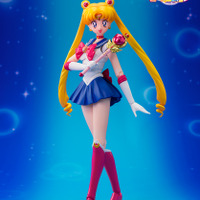 “月にかわっておしおきよ！”セーラームーンが華麗に立体化！ ルナも一緒♪ クリスタルスターコンパクト＆キューティムーンロッド付属