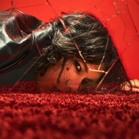 米津玄師「IRIS OUT」世界初披露！ 劇場版『チェンソーマン レゼ篇』オマージュ演出にSNS大歓喜「サメがｗｗｗ」「カッケーとカワイイの大渋滞」