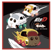 「頭文字D」×「PUI PUI モルカー」異色コラボ！“最速×のんびり(?!)”グッズが「東京オートサロン2026」で販売 画像