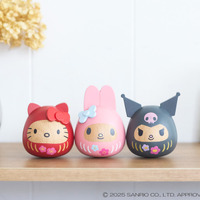 【待望の再入荷！】「サンリオ」キティ、マイメロ、クロミのだるまで運気アップ！ころんとしたフォルムが可愛すぎる開運アイテム登場 画像