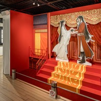 「天官賜福」展、日本初公開の新作ムービーやミニ屏風ほか新グッズ追加で見どころ多数！愛知会場が3月7日開幕 画像
