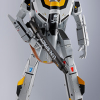 「超時空要塞マクロス」ロイ・フォッカーのバルキリーが再び！“マニュアル大事にしてる奴は..早死にするぞ！” TV版を再現できる追加パーツも