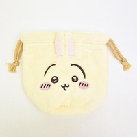 「ちいかわ」うさぎやモモンガたちの愛らしい表情をデザイン♪ふわふわ素材のフェイス巾着が登場 画像