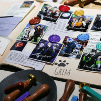 「ツイステ展」リアルな衣装＆小道具に感動！ イベントの記憶が鮮やかに蘇る、没入感たっぷりの展覧会【レポ】 画像