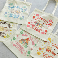 可愛いが渋滞♪「サンリオ」×「となりのにゃんこ」コラボアイテム登場！Tシャツ、トートバッグにしっぽ付きアクキーまで 画像