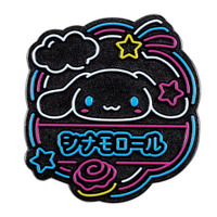 「サンリオ」シナモロール、ポムポムプリンらが“ネオン看板風”ピンバッジに☆ 重厚感×ポップデザインの全8種がガチャに登場 画像