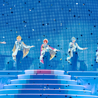 すとぷり、結成10周年記念アリーナツアーが開幕！初のゴンドラ演出やトロッコで感謝を届けたステージ【ライブレポート】