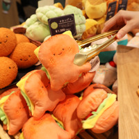 まるで本物のパン屋!? 「にっこりーノ」POPUP SHOP「にっこりーノベーカリー」が初開催！ トレーに乗せて買い物を楽しめる