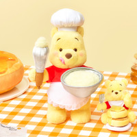 「くまのプーさん」8月3日は“はちみつの日”！コック帽をかぶったプーさんが超キュート♪とろ～りはちみつのパンケーキをテーマにした新コレクションが登場 画像