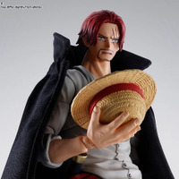 “この戦争を終わらせに来た！！！”「ワンピース」マリンフォード頂上決戦時のシャンクスが「S.H.Figuarts」からフィギュア化！ 付属の麦わら帽子で名シーン再現も 画像