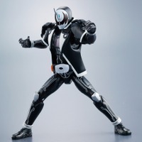 「GCPB02 仮面ライダーダークゴースト&ナポレオンゴースト&ダーウィンゴーストセット」（c）石森プロ・テレビ朝日・ADK・東映