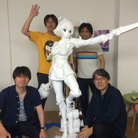 「甲鉄城のカバネリ」無名が等身大立像化 キャスト出演の完成記念イベントも