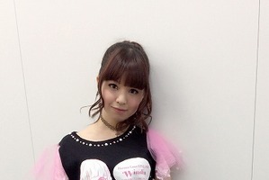 春奈るな、クリスマスライブにファンにプレゼントを用意 カスタムTシャツ、バックステージへの招待も 画像