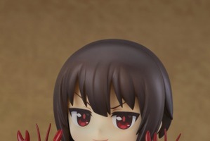 「このすば」めぐみん学生服ver.ねんどろいど！ ザリガニ、パンの耳...付属パーツで貧乏時代を再現 画像