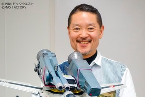 「マクロス」プラモ史上最大の1／20スケール！「VF-1 バルキリー」がガウォーク形態で立体化 画像