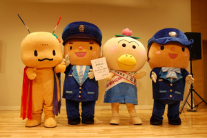 子どもに人気「はなかっぱ」が西武鉄道の1日駅長　クイズラリーも実施中 画像